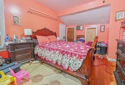 4 beds 1 baths House for Rent