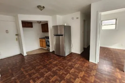 1 beds  1 baths 550 sqft House for Rent