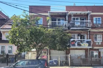 5 Beds 4 Baths .03 ac house for sale