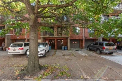 3 Beds 2 Baths 789 sq ft Apartment for Sale