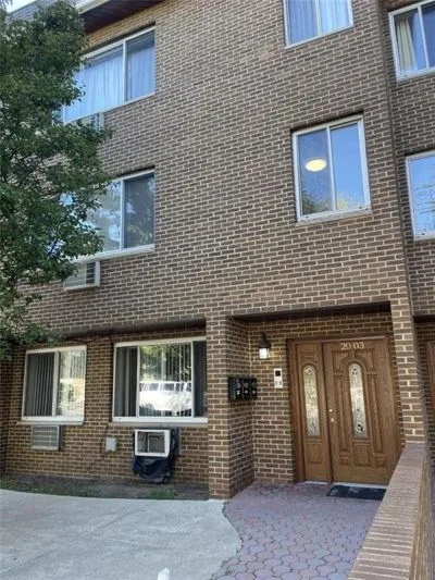 7 Beds 3 Baths 4,065 sq ft For Sale