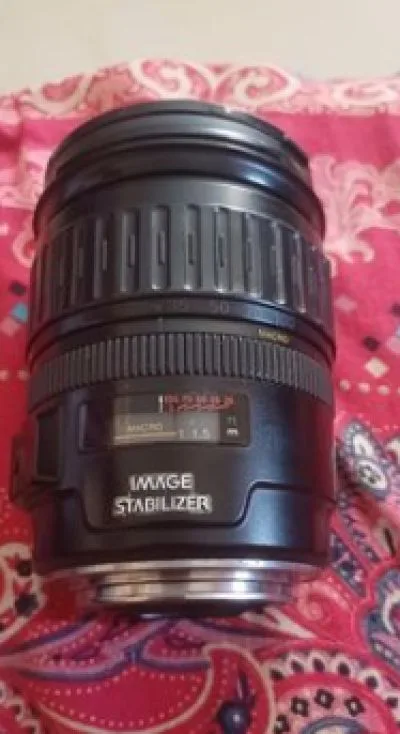 28-135 mm USM lens