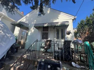2 Beds 1 Bath 720 sq ft House for Sale