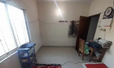 একজন রুমমেট আবশ্যক