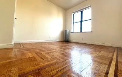 1 beds  1 baths 700 sqft House for Rent