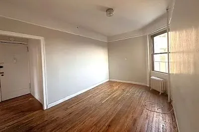 4 beds 1 baths Apartment for Rent