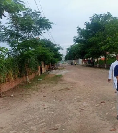 নিড়িবিলি পরিবেশে প্লট কিনে রাস্তার পাশে বাড়ী করুন @ 5.25 কাঠা,