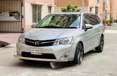 Toyota Axio Fielder 2013