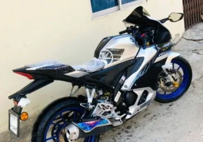 Yamaha R15 M
