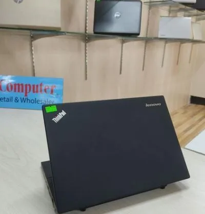 Lenovo i7 5th Gen 8gb Ram 128gb SSD