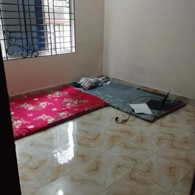 ১ রুম ভাড়া হবে