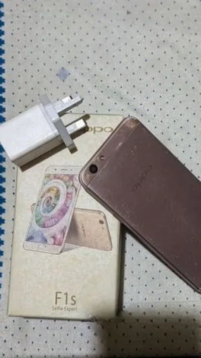 OPPO F1s
