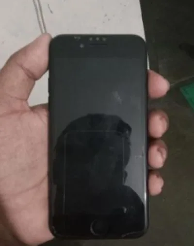 Apple iPhone 7 . (Used)