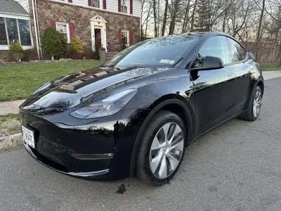 2023 tesla model Y for rent