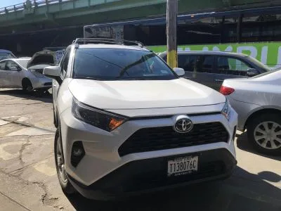 Toyota rav4 2021 for Rent