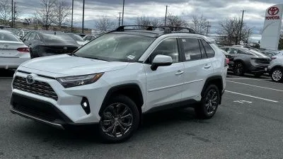 RAV 4 HYBRID for Rent