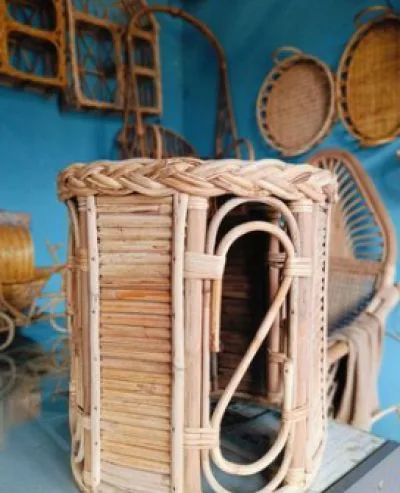 বেতের বসার মোড়া