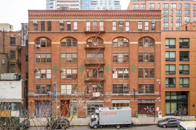 751 - 27,863 SF of Space Available