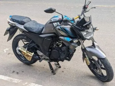 Yamaha FZS V2 Fi Motorcycle