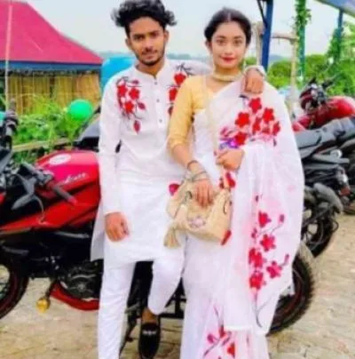 ট্রেডিশনাল হ্যান্ড প্রিন্ট কাপল সেট (শাড়ি ও পাঞ্জাবি