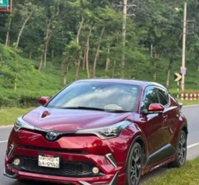 Toyota C-HR . 2017