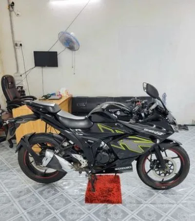 Suzuki Gixxer . 2023