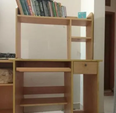 reading table