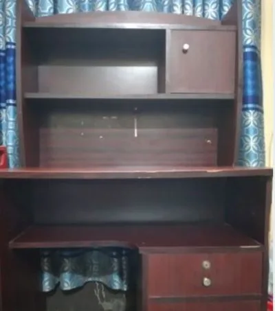 রিডিং টেবিল