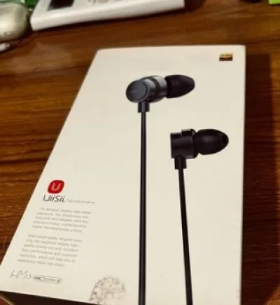 UiiSii HM13 in-ear dynamic headphones