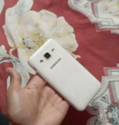 Samsung Galaxy J2 . (Used)
