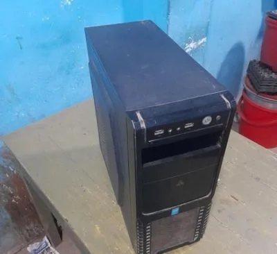 মনিটর ছাড়া পিসি বিক্রি হবে।