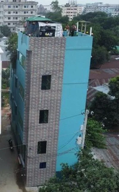 বাড়ি বিক্রয় করব জমি সহ