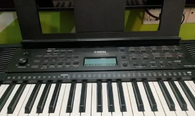 Yamaha Psr-e273