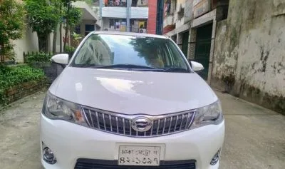 Toyota Axio . 2013