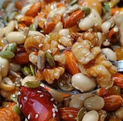 মধুময় বাদাম (হানিনাট)