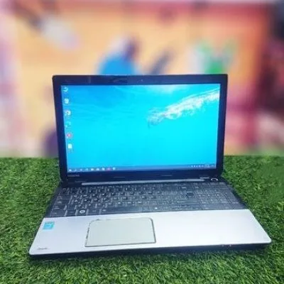 Toshiba intel core i7 4gen 8GB RAM
