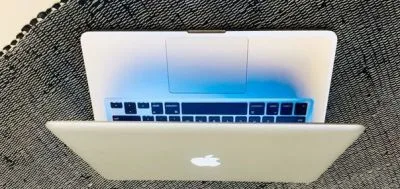 Apple Macbook pro Core i7 processor