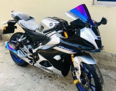 Yamaha R15 M . 2022