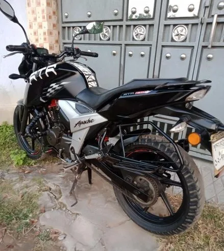 TVS Apache RTR 4V black