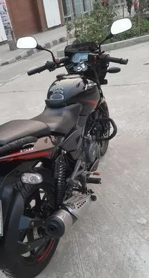 Bajaj Pulsar 150 . 2020