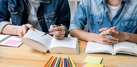 English Expert Tutor Available