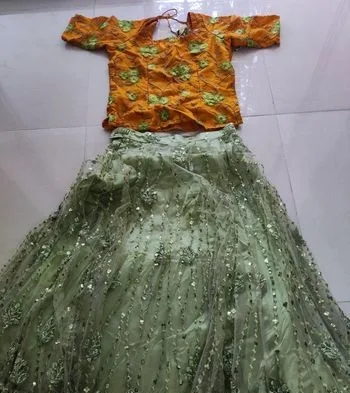 হলুদের লেহেঙ্গা