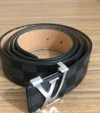 Luis Vuitton belt