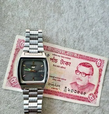 SEIKO Classic Tv shape