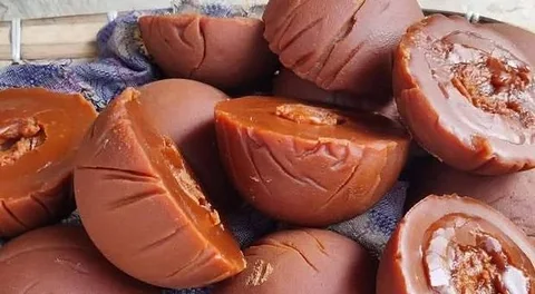 বাগেরহাটের ঐতিহ্যবাহী খেজুরের গুড়
