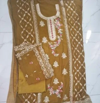 মালহার থ্রি পিস