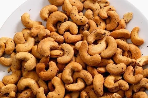 কাজু বাদাম-প্রিমিয়াম গুণমান (ভাজা)
