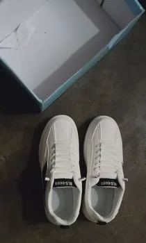 High Quality White Sneakers.