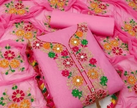 কাশ্মীরী আড়ি এম্ব্রডারী থ্রি-পিচ।