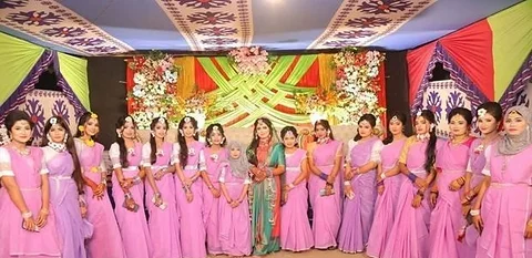 চুমকি শাড়ি